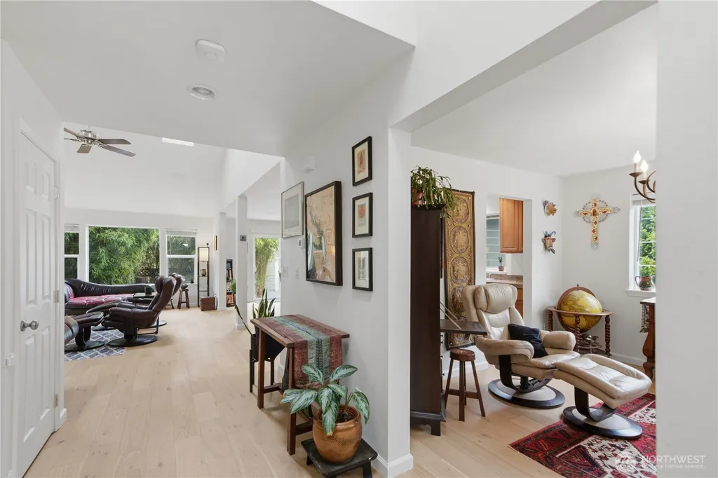 2484 Soundview Drive NE Bainbridge Island WA 98110