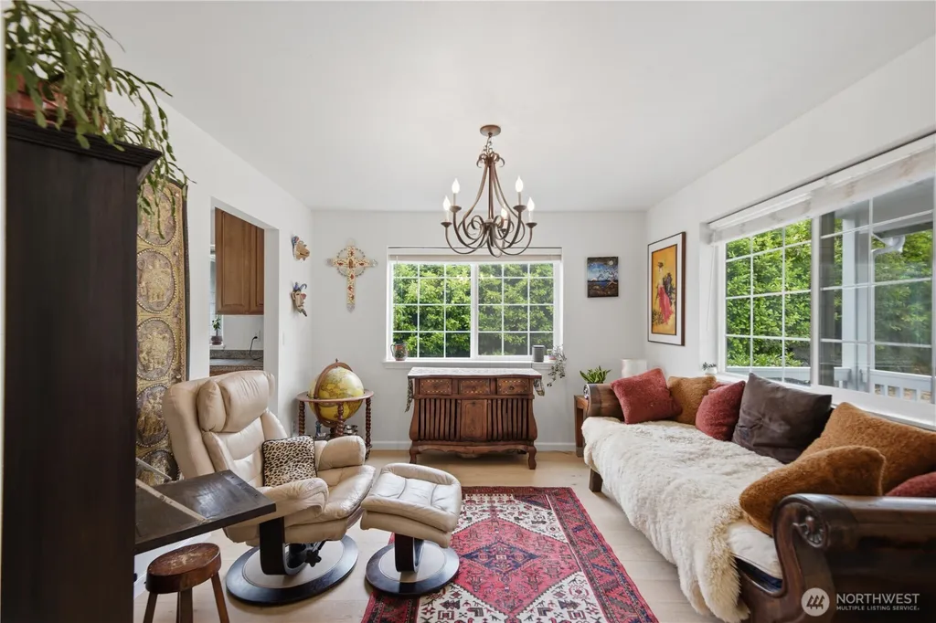 2484 Soundview Drive NE Bainbridge Island WA 98110