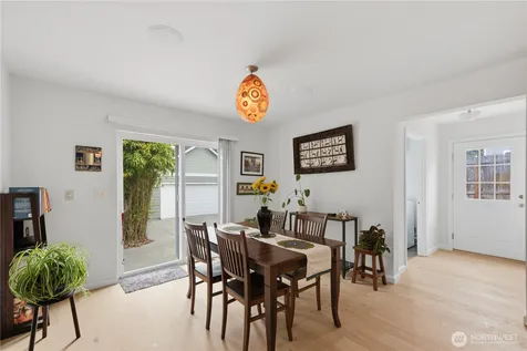 2484 Soundview Drive NE Bainbridge Island WA 98110