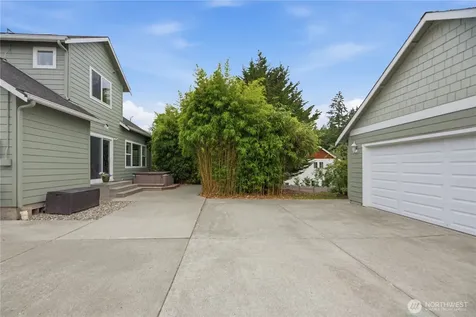 2484 Soundview Drive NE Bainbridge Island WA 98110
