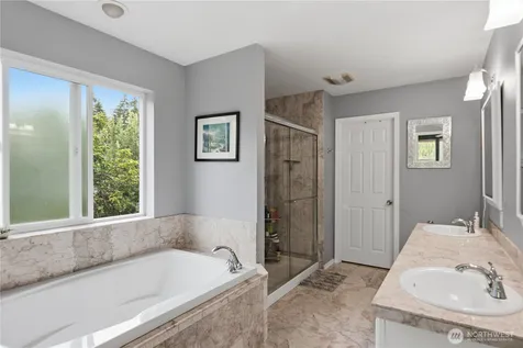 2484 Soundview Drive NE Bainbridge Island WA 98110