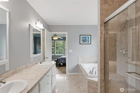 2484 Soundview Drive NE Bainbridge Island WA 98110