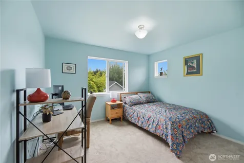 2484 Soundview Drive NE Bainbridge Island WA 98110