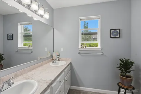 2484 Soundview Drive NE Bainbridge Island WA 98110