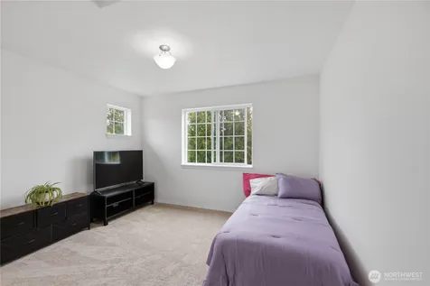 2484 Soundview Drive NE Bainbridge Island WA 98110