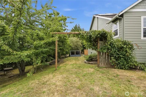 2484 Soundview Drive NE Bainbridge Island WA 98110