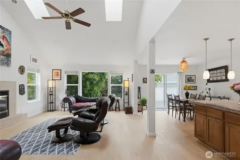2484 Soundview Drive NE Bainbridge Island WA 98110
