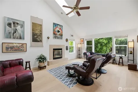 2484 Soundview Drive NE Bainbridge Island WA 98110