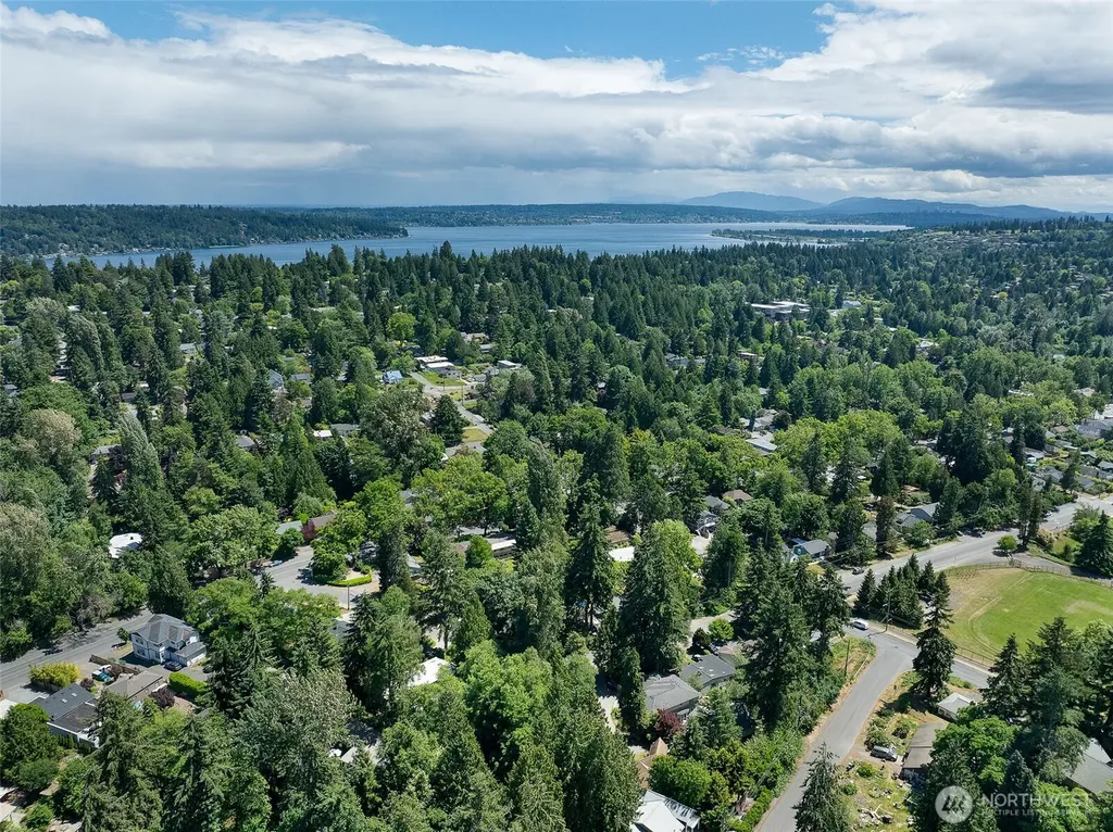 11533 34th Avenue NE Seattle WA 98125