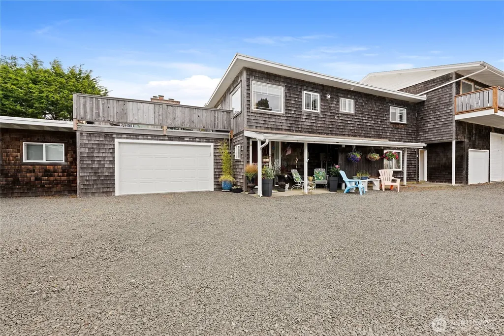 1611 Ocean Beach Boulevard S Long Beach WA 98631