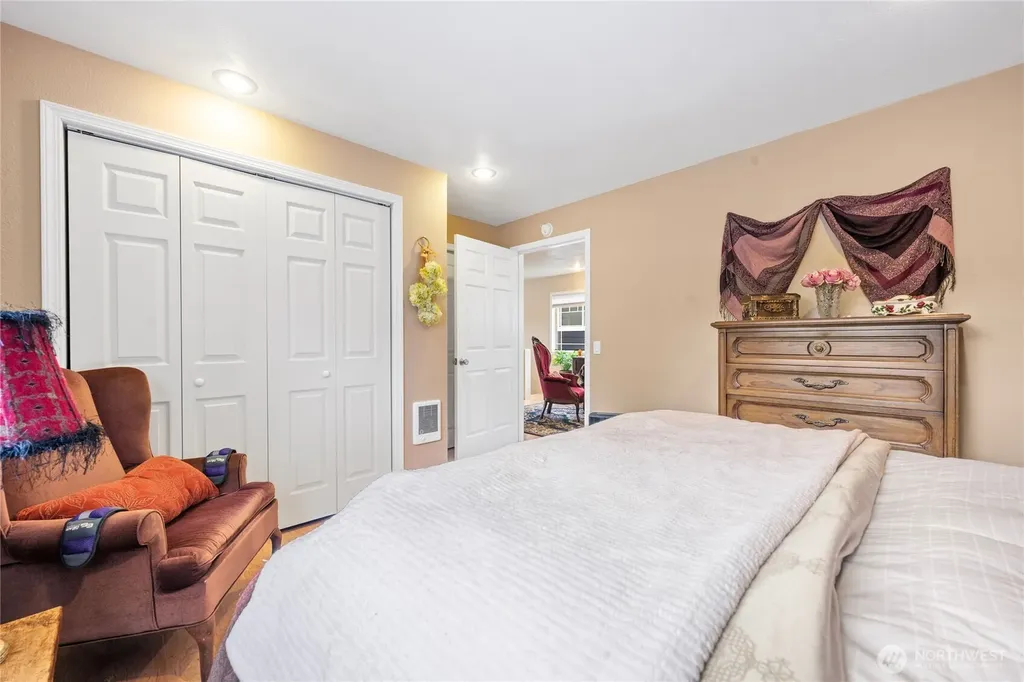 1611 Ocean Beach Boulevard S Long Beach WA 98631