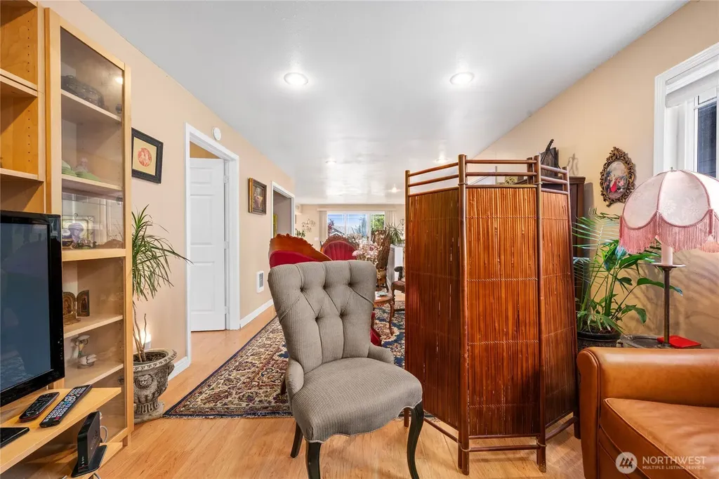 1611 Ocean Beach Boulevard S Long Beach WA 98631