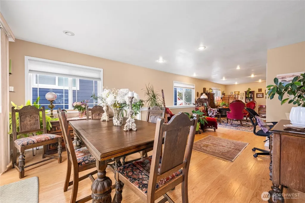 1611 Ocean Beach Boulevard S Long Beach WA 98631