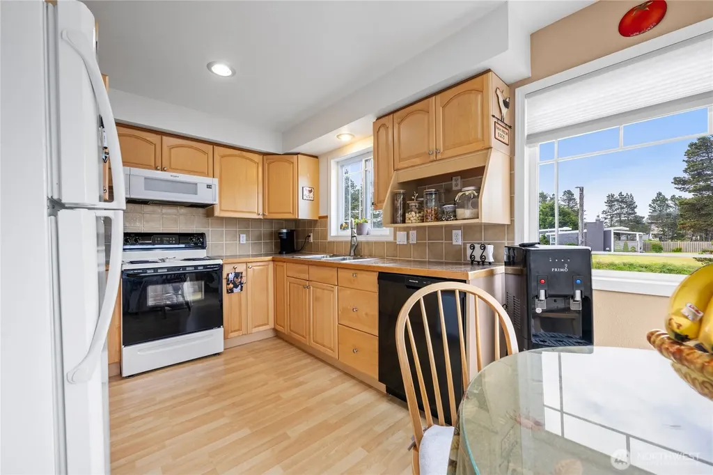 1611 Ocean Beach Boulevard S Long Beach WA 98631