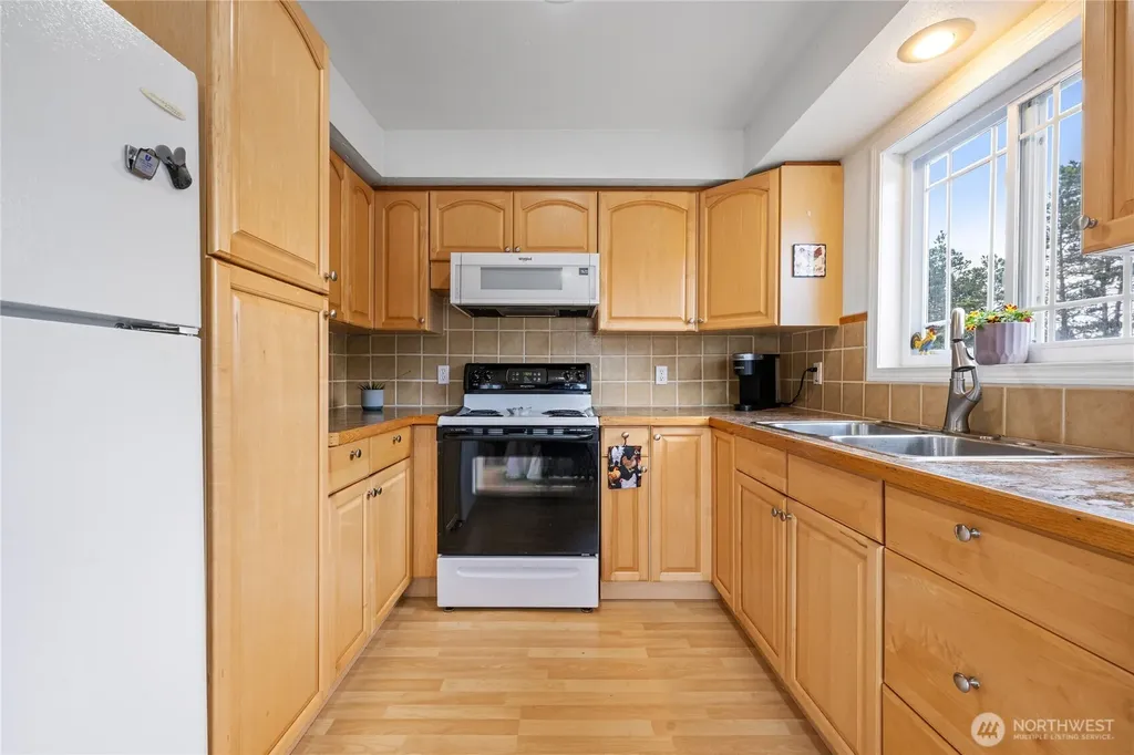 1611 Ocean Beach Boulevard S Long Beach WA 98631