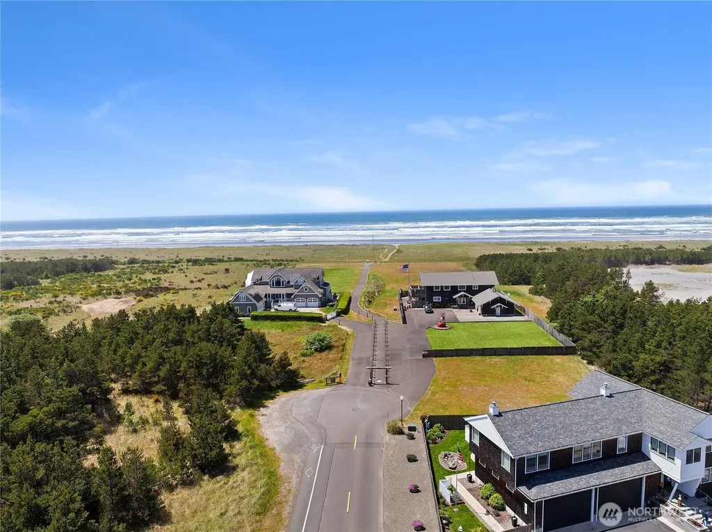 1611 Ocean Beach Boulevard S Long Beach WA 98631