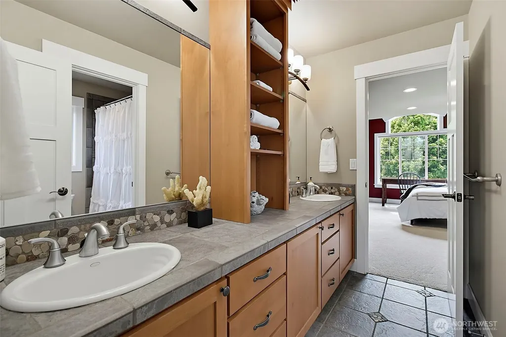 6402 Fairway Place SE Snoqualmie WA 98065