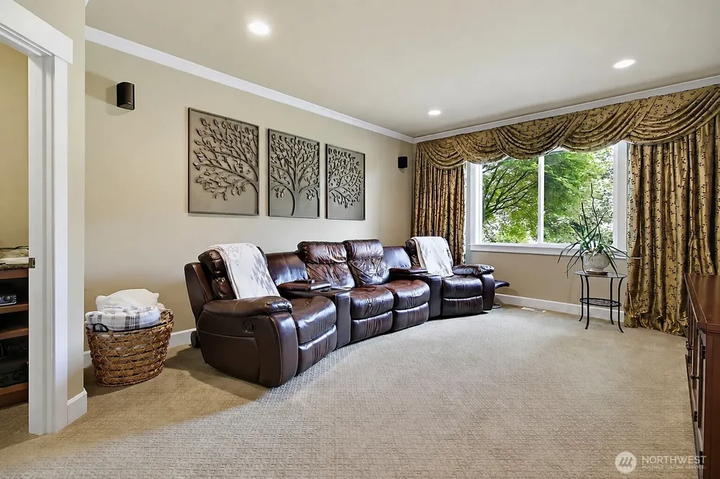 6402 Fairway Place SE Snoqualmie WA 98065