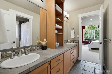 6402 Fairway Place SE Snoqualmie WA 98065