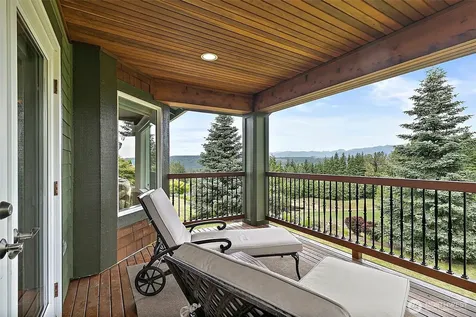 6402 Fairway Place SE Snoqualmie WA 98065