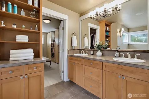 6402 Fairway Place SE Snoqualmie WA 98065