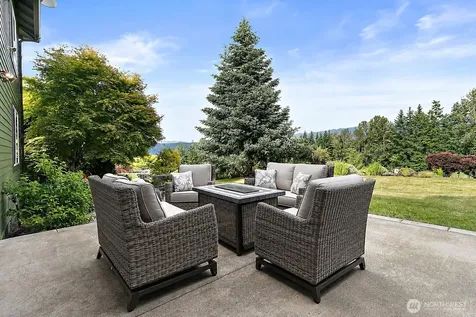 6402 Fairway Place SE Snoqualmie WA 98065
