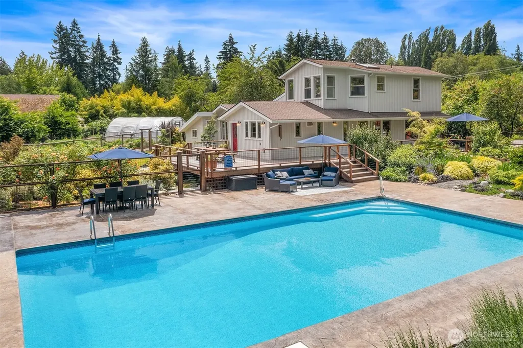 17424 107th Avenue SW Vashon WA 98070