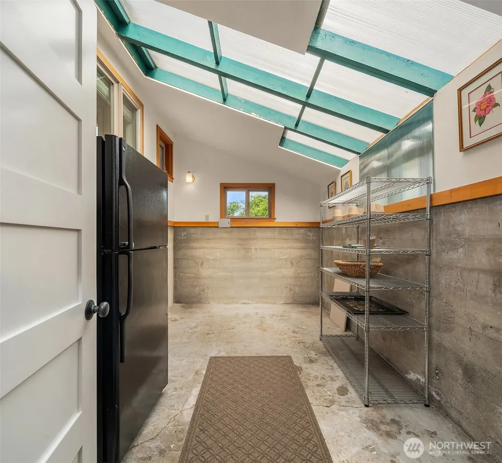 17424 107th Avenue SW Vashon WA 98070