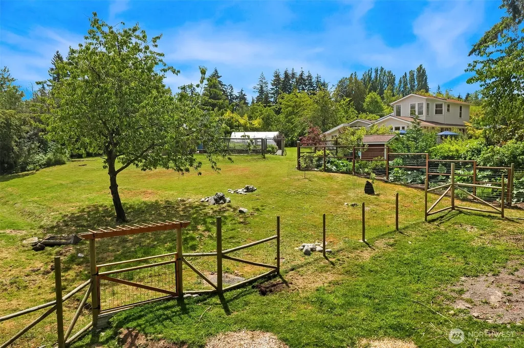 17424 107th Avenue SW Vashon WA 98070