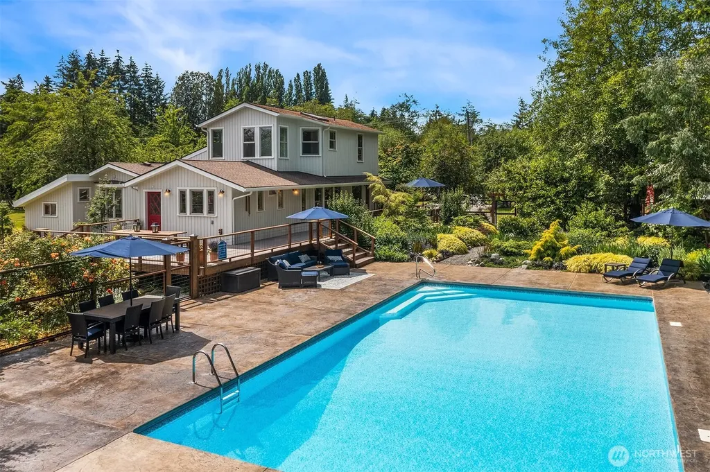 17424 107th Avenue SW Vashon WA 98070