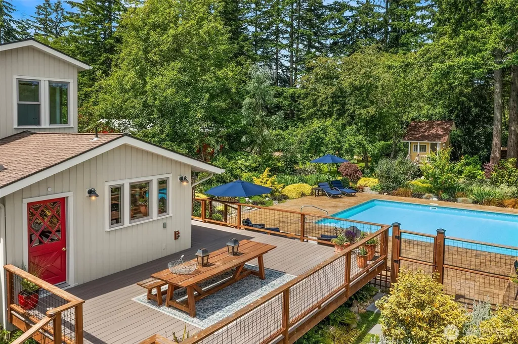 17424 107th Avenue SW Vashon WA 98070