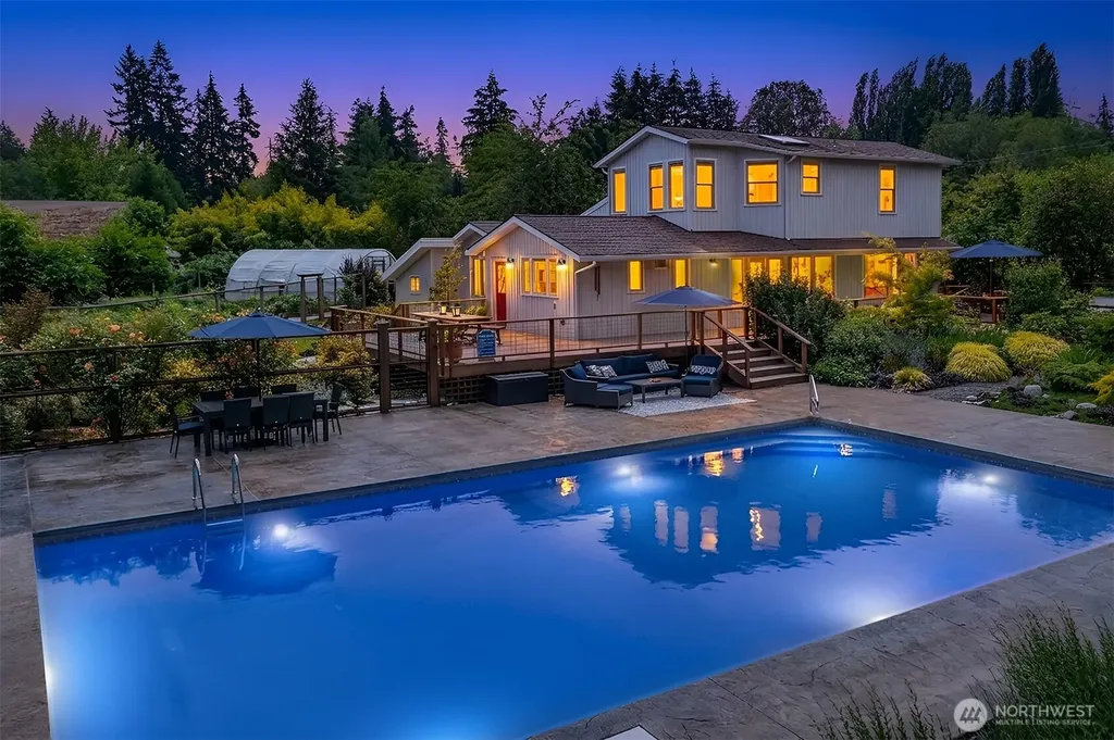 17424 107th Avenue SW Vashon WA 98070