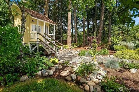 17424 107th Avenue SW Vashon WA 98070