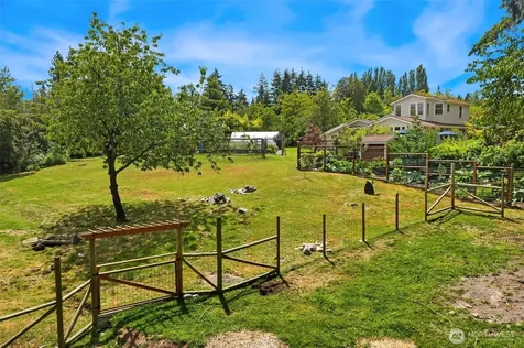 17424 107th Avenue SW Vashon WA 98070