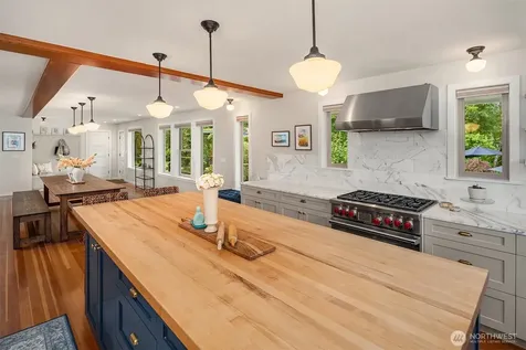 17424 107th Avenue SW Vashon WA 98070