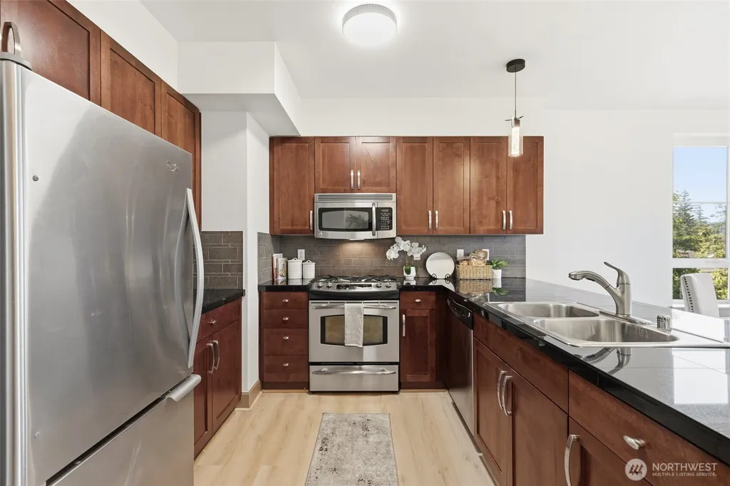 1880 25th Avenue NE Issaquah WA 98029
