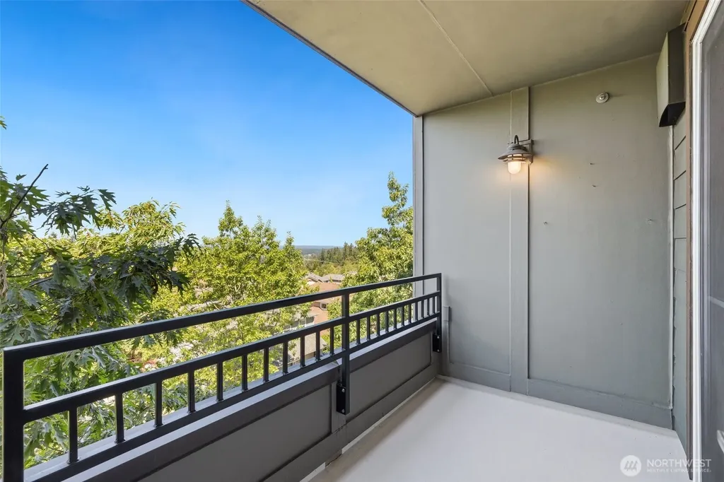 1880 25th Avenue NE Issaquah WA 98029