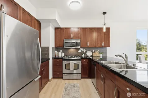 1880 25th Avenue NE Issaquah WA 98029