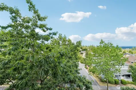 1880 25th Avenue NE Issaquah WA 98029