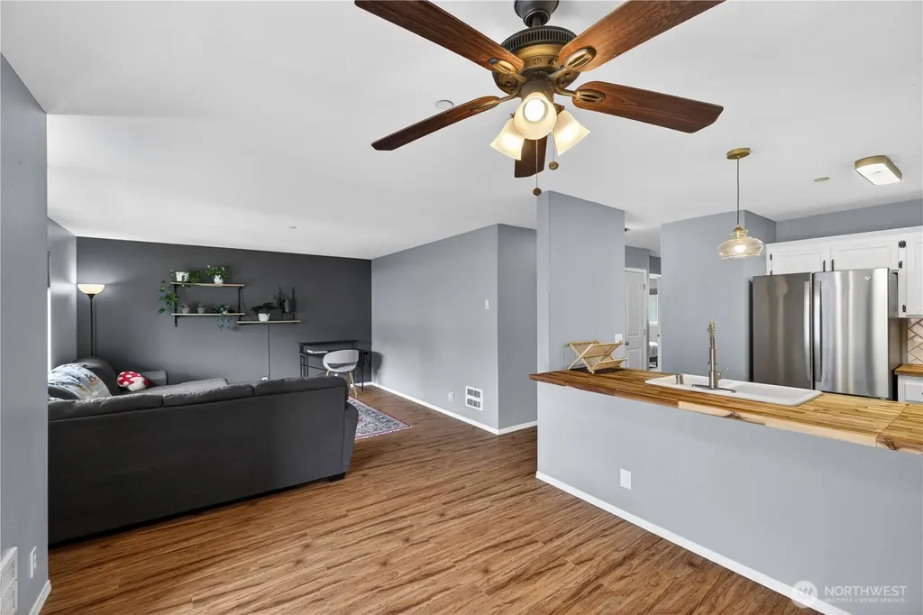 1670 SW Mulberry Drive Oak Harbor WA 98277