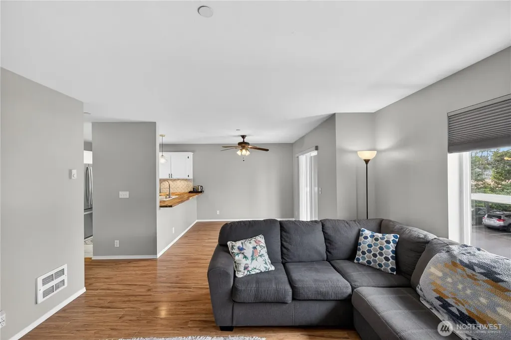 1670 SW Mulberry Drive Oak Harbor WA 98277