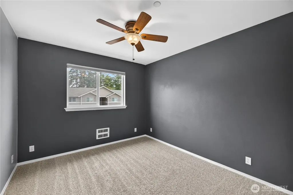 1670 SW Mulberry Drive Oak Harbor WA 98277