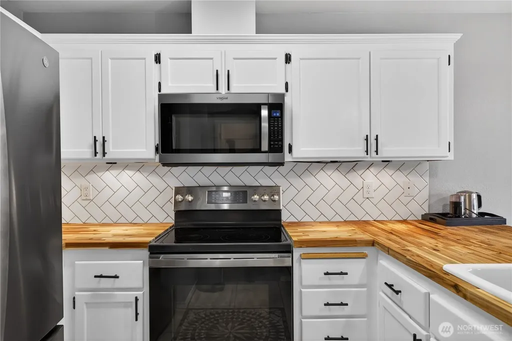 1670 SW Mulberry Drive Oak Harbor WA 98277