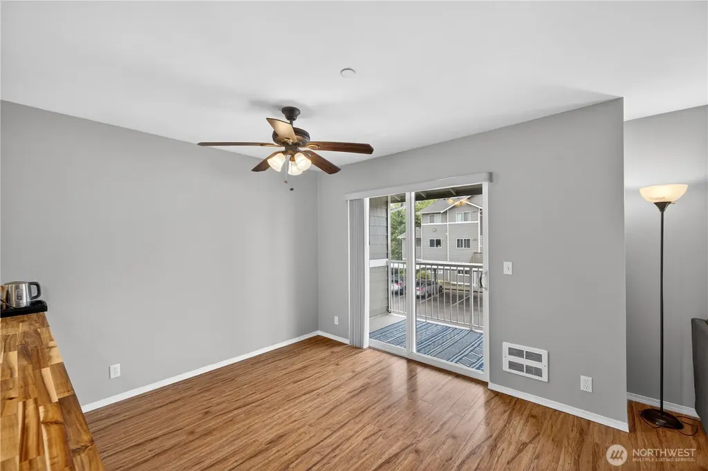 1670 SW Mulberry Drive Oak Harbor WA 98277