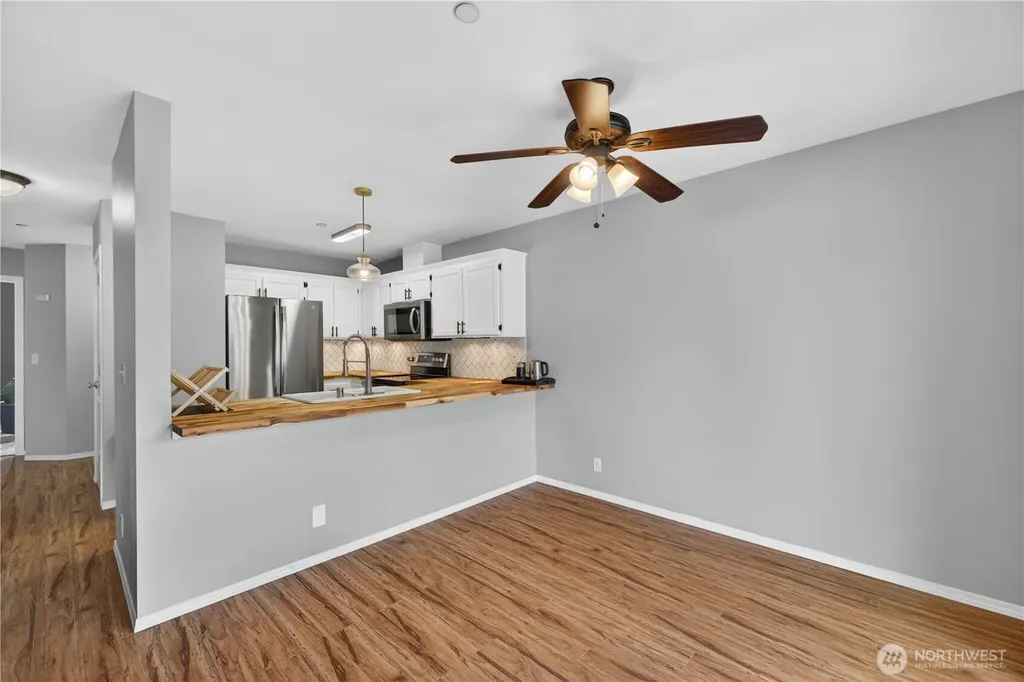 1670 SW Mulberry Drive Oak Harbor WA 98277