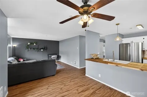1670 SW Mulberry Drive Oak Harbor WA 98277