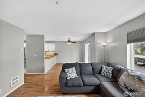 1670 SW Mulberry Drive Oak Harbor WA 98277