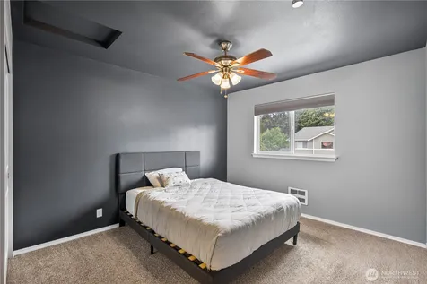 1670 SW Mulberry Drive Oak Harbor WA 98277