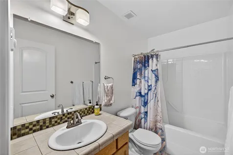 1670 SW Mulberry Drive Oak Harbor WA 98277