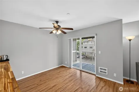 1670 SW Mulberry Drive Oak Harbor WA 98277
